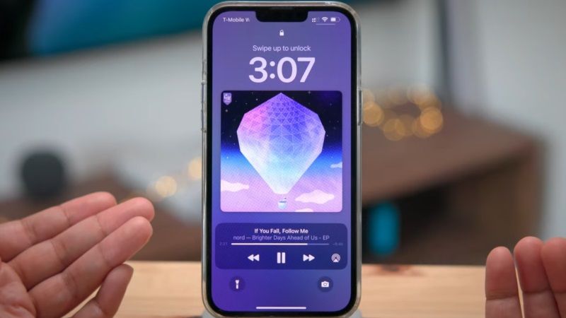 full screen music player on iphone lock screen ios 16