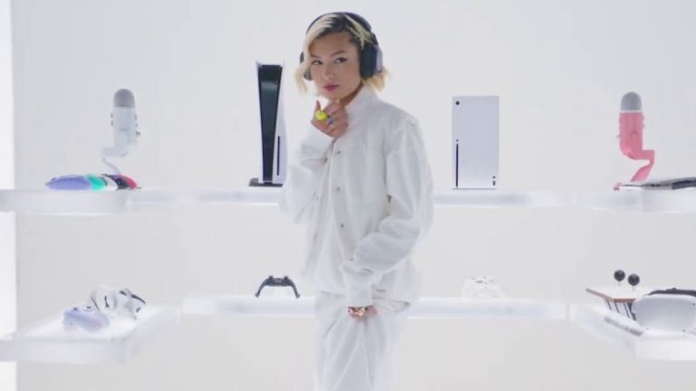 white xbox series x coming soon