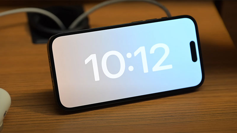 Change iPhone Clock Style in Standby Mode