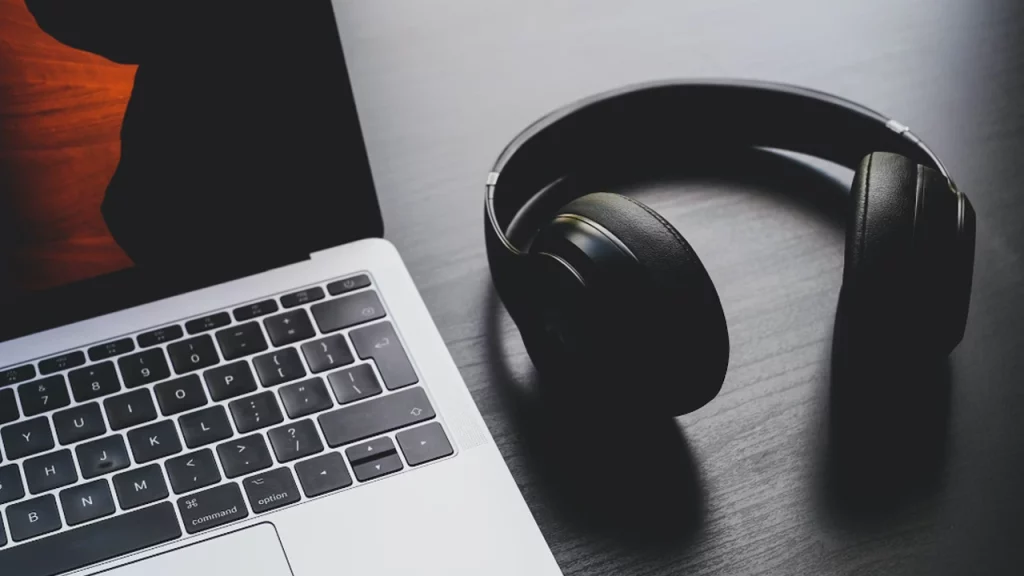 Best Headphones Under 1000